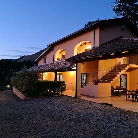 Agriturismo L'Ulivo Падула Екстериор снимка