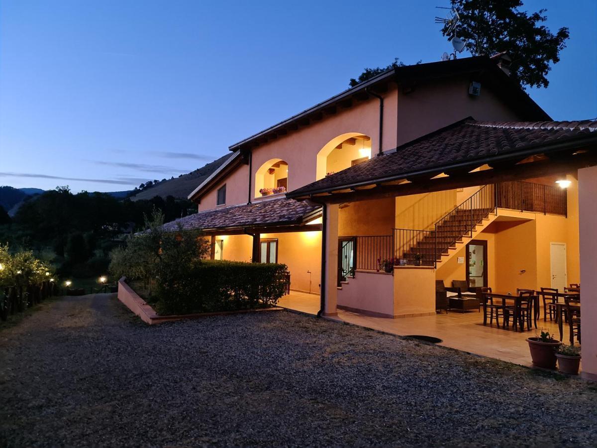 Agriturismo L'Ulivo Падула Екстериор снимка