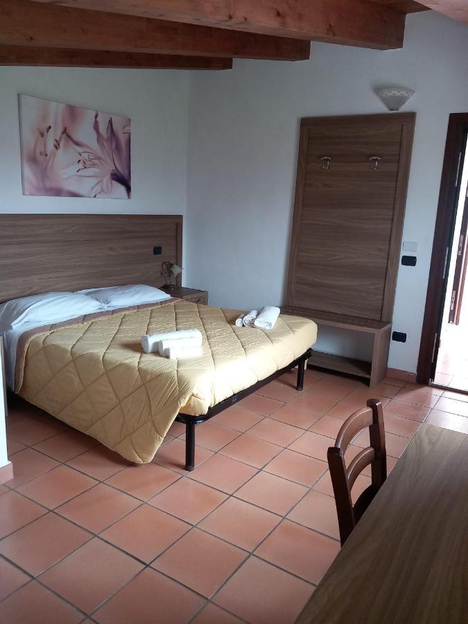 Agriturismo L'Ulivo Падула Екстериор снимка