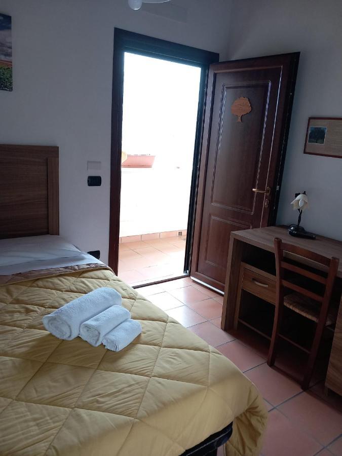 Agriturismo L'Ulivo Падула Екстериор снимка