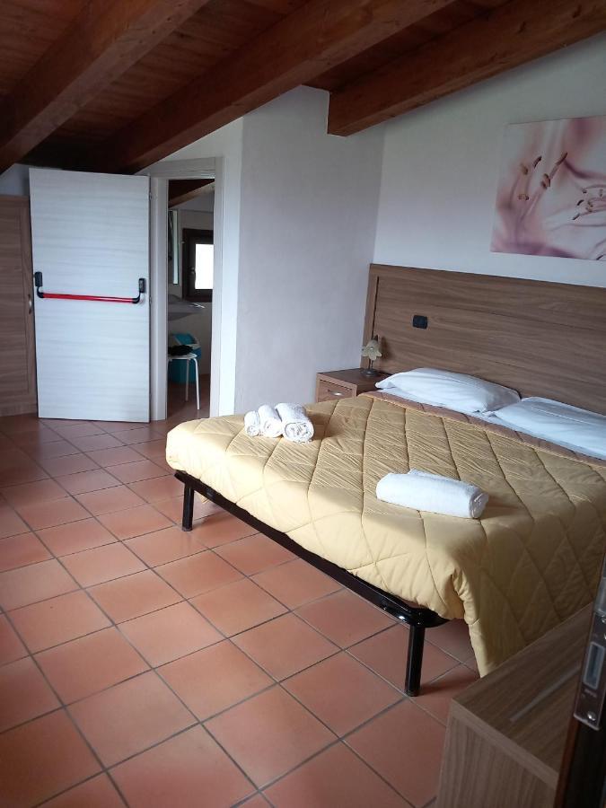 Agriturismo L'Ulivo Падула Екстериор снимка