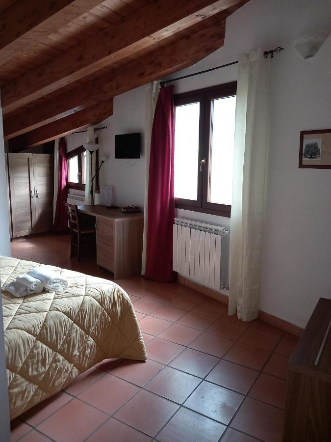 Agriturismo L'Ulivo Падула Екстериор снимка
