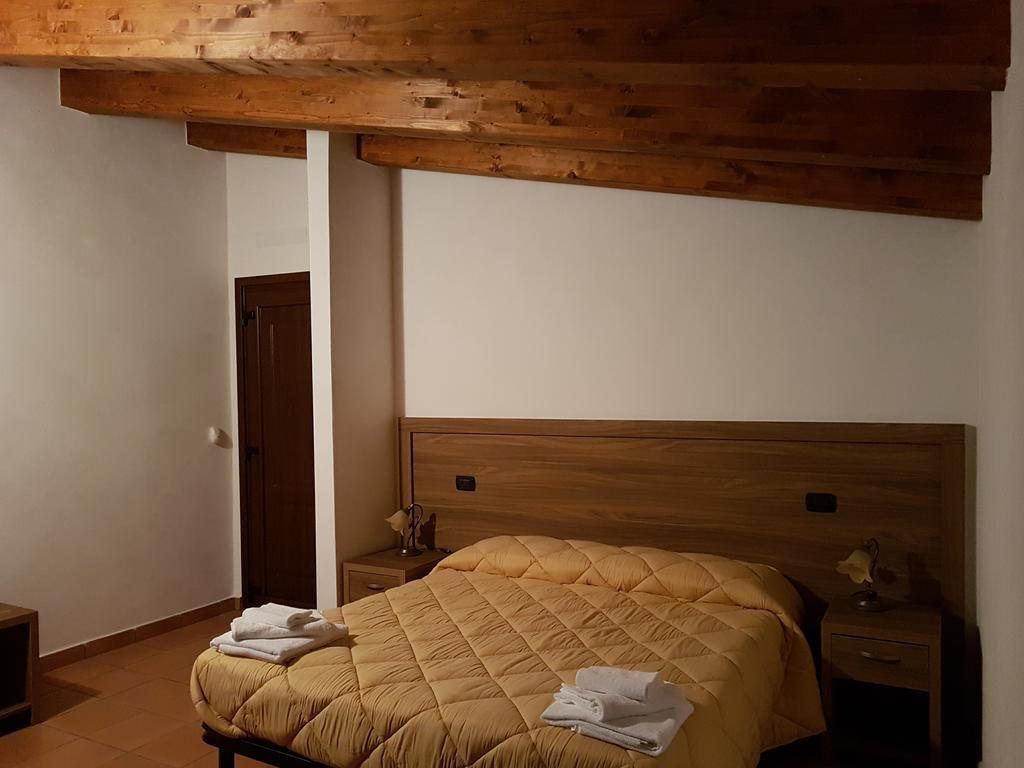 Agriturismo L'Ulivo Падула Екстериор снимка