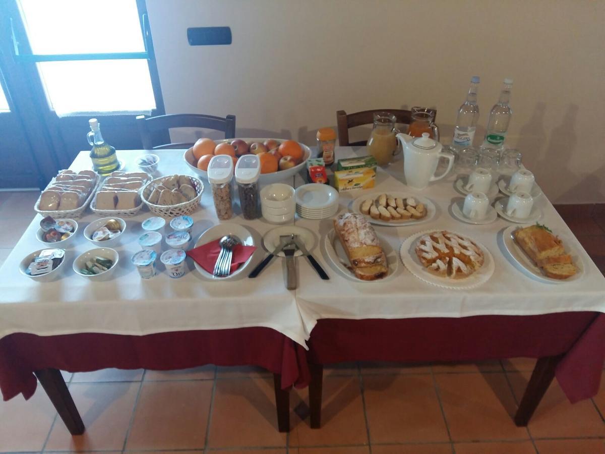 Agriturismo L'Ulivo Падула Екстериор снимка